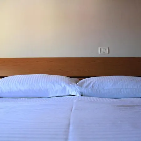 Maria In Apartament Golem (Tirana)